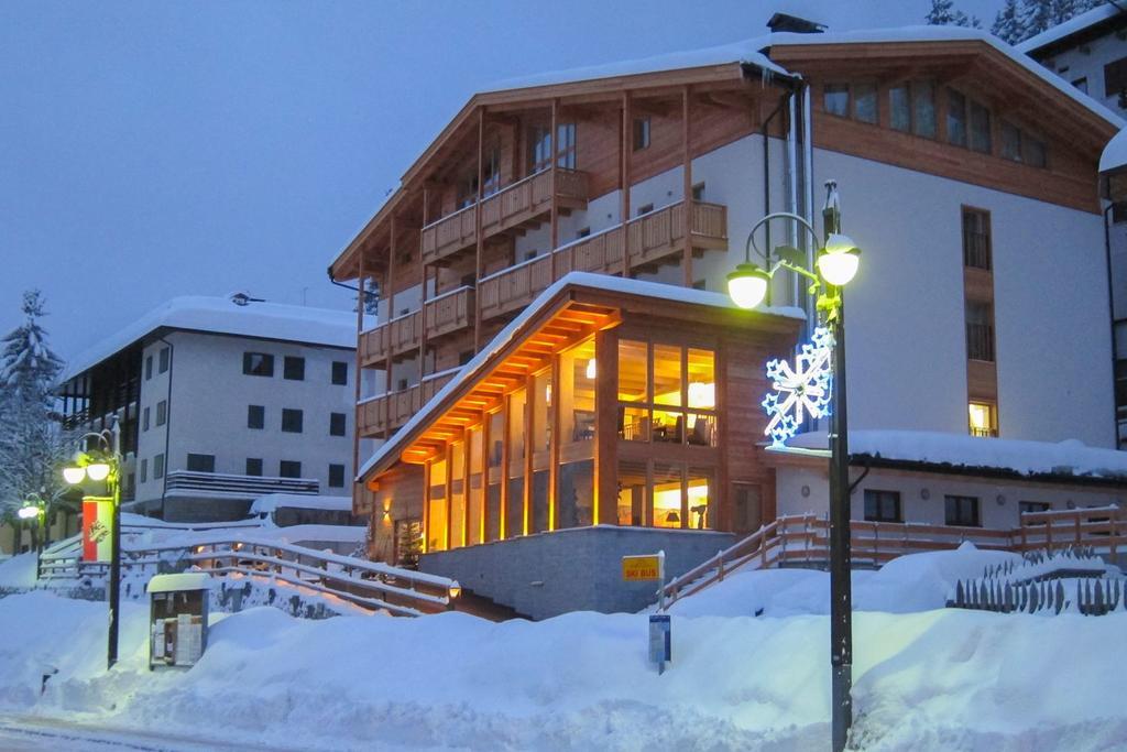 Hotel Garnì Caminetto Madonna Esterno foto