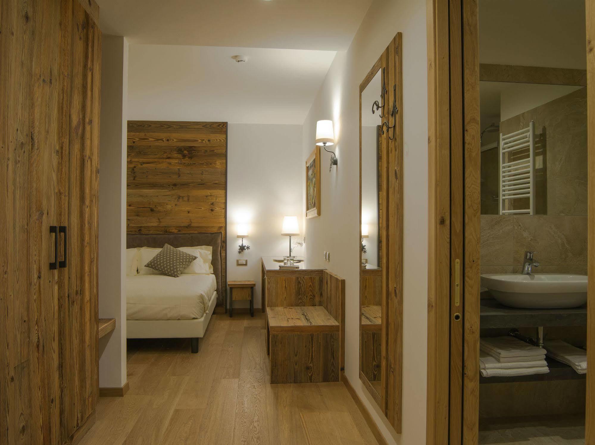 Hotel Garnì Caminetto Madonna Esterno foto