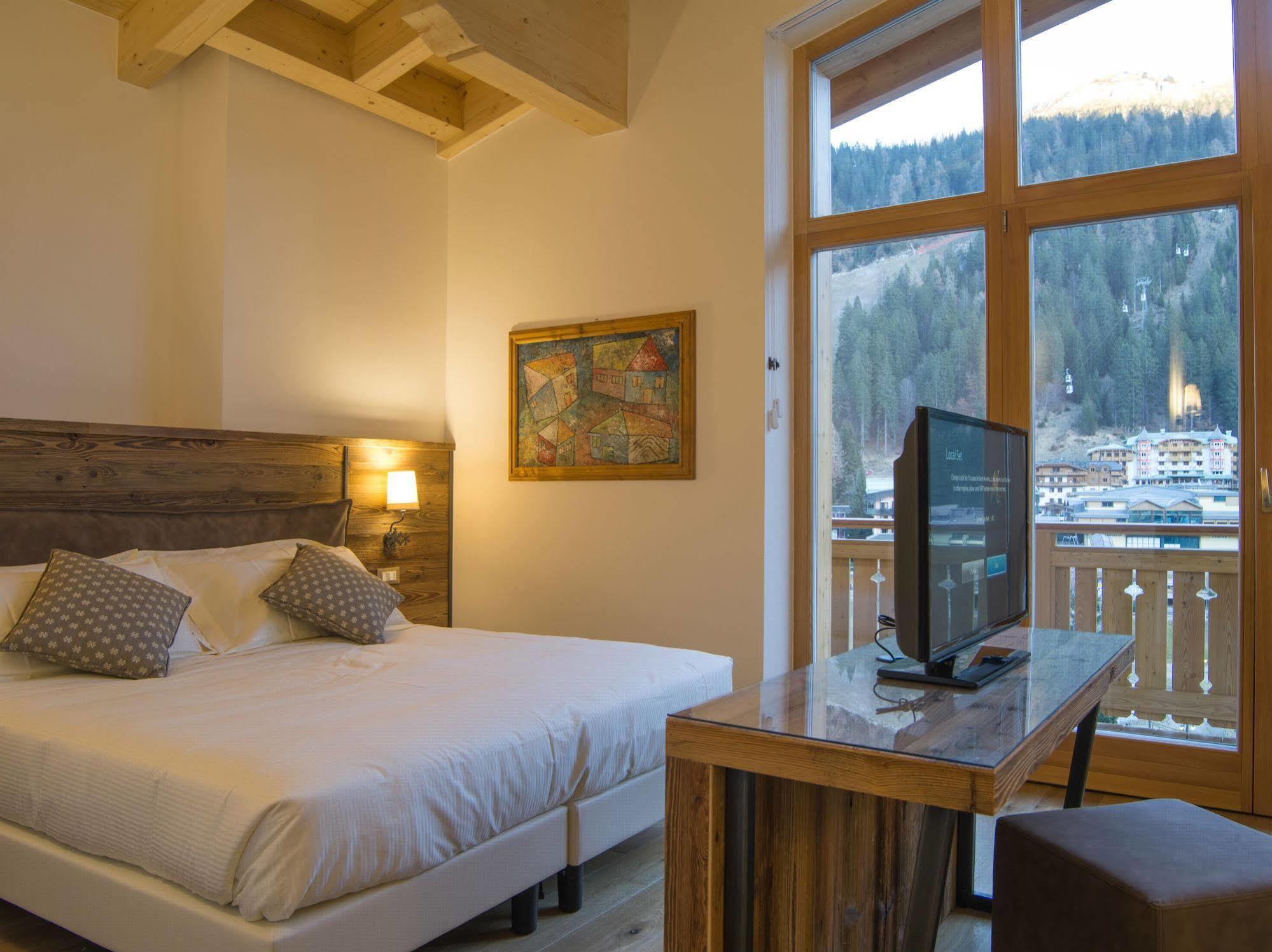 Hotel Garnì Caminetto Madonna Esterno foto