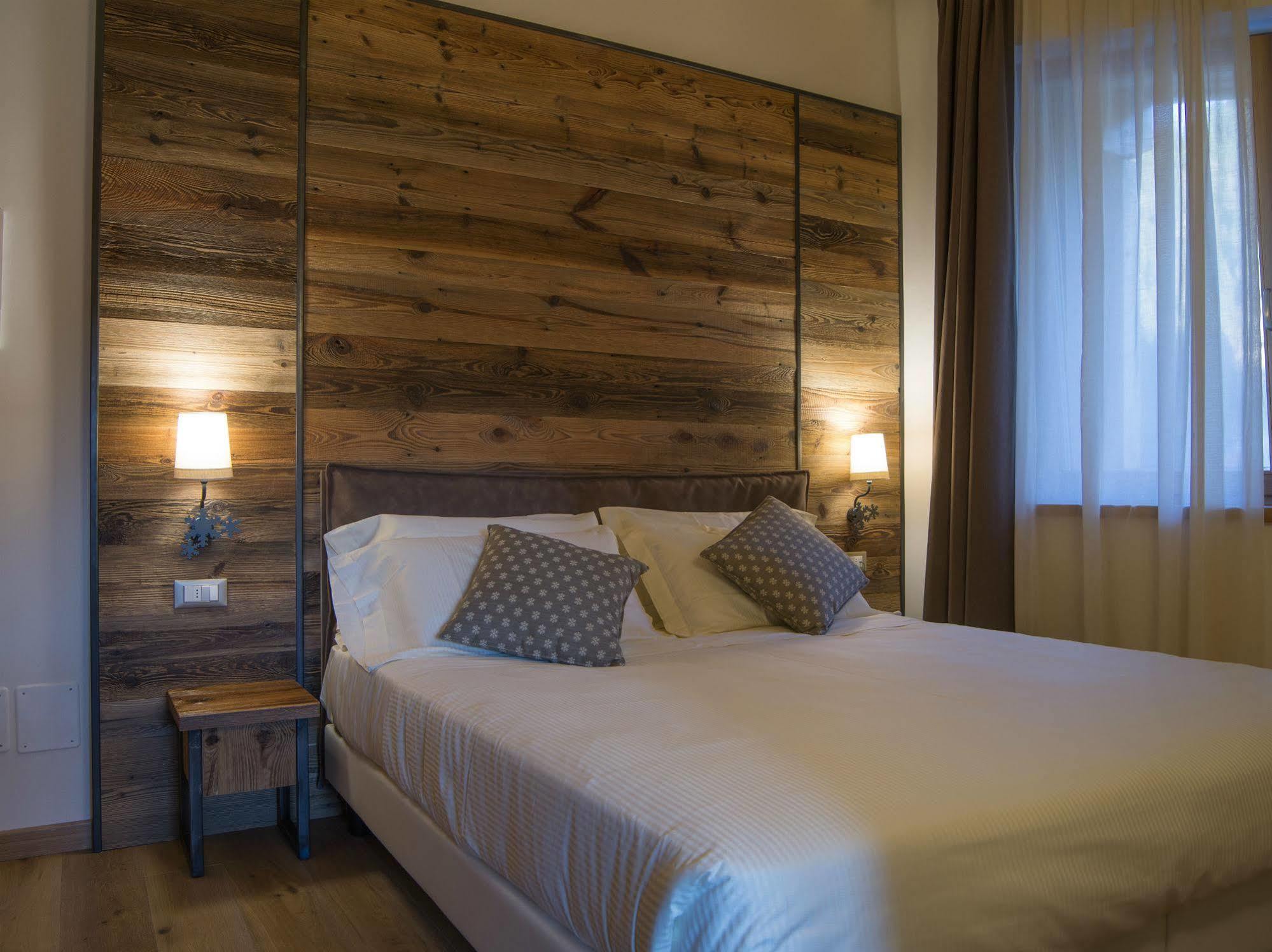 Hotel Garnì Caminetto Madonna Esterno foto