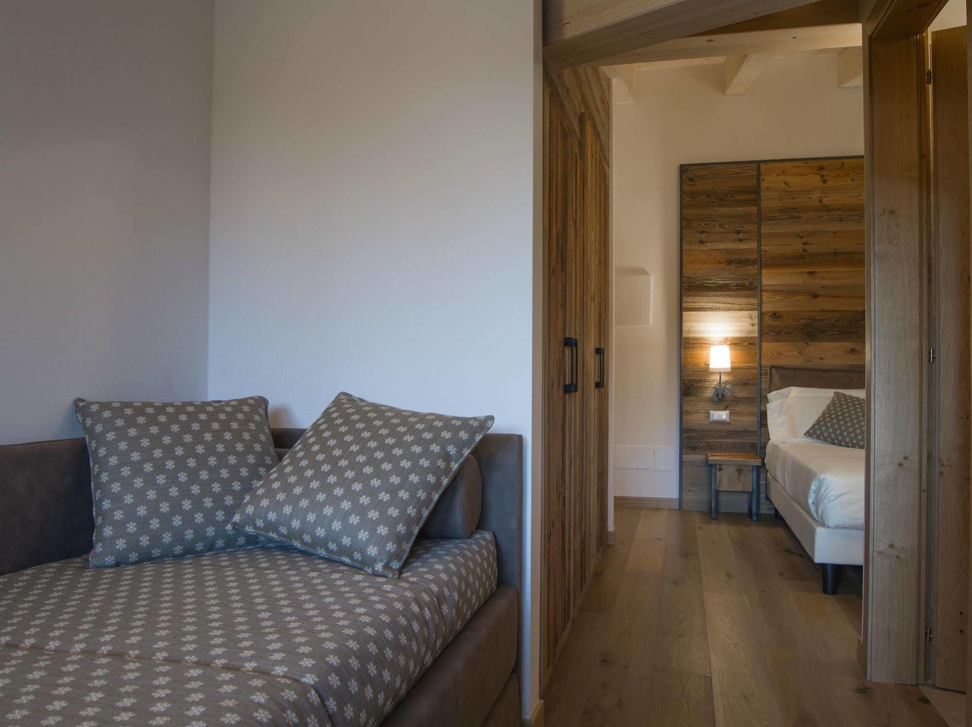 Hotel Garnì Caminetto Madonna Esterno foto