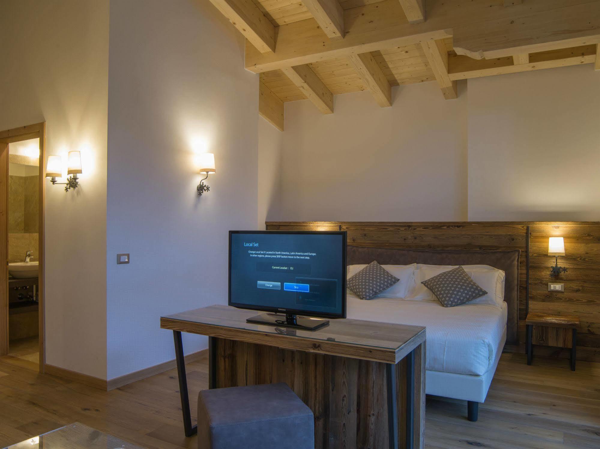 Hotel Garnì Caminetto Madonna Esterno foto