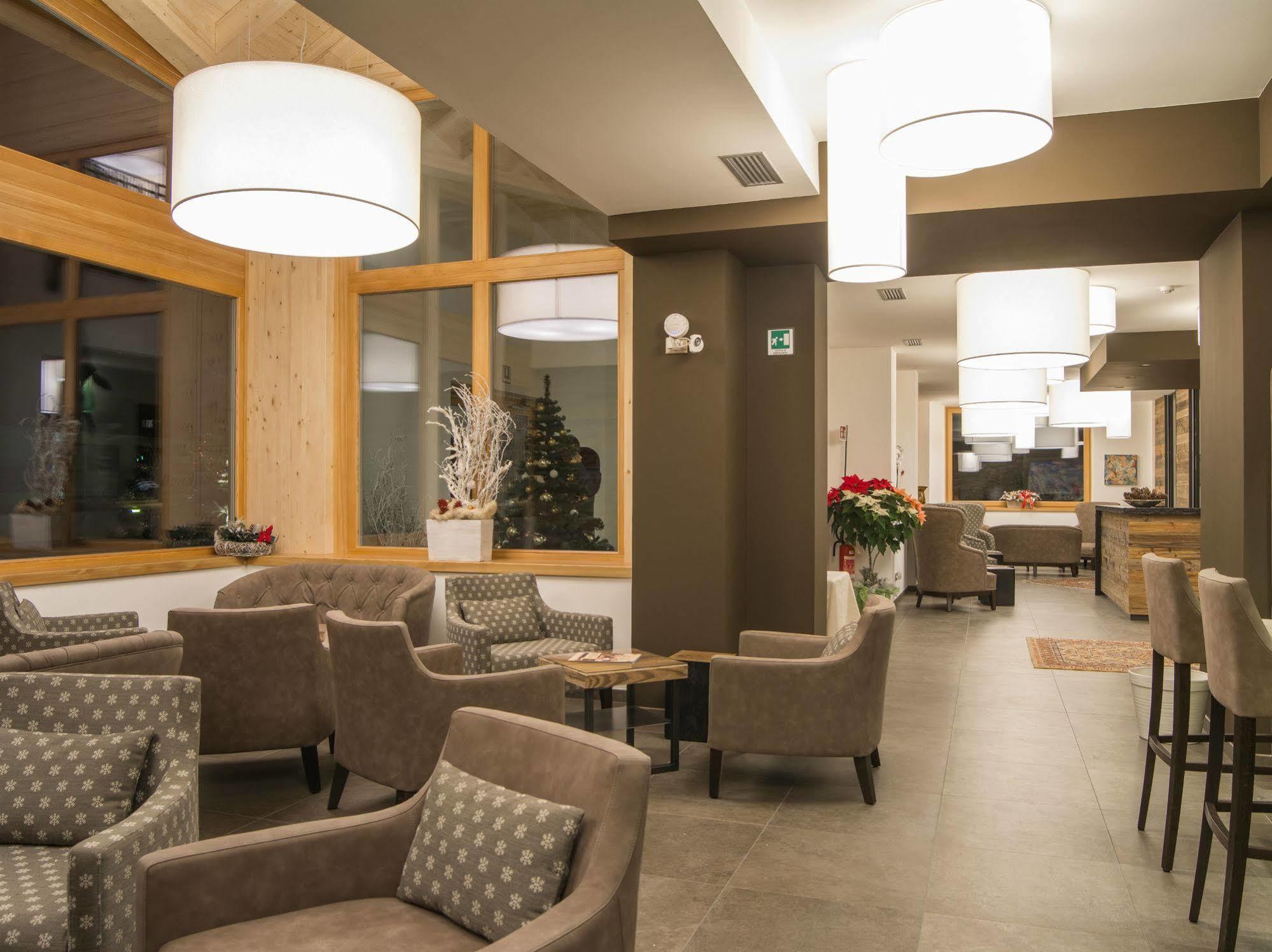 Hotel Garnì Caminetto Madonna Esterno foto